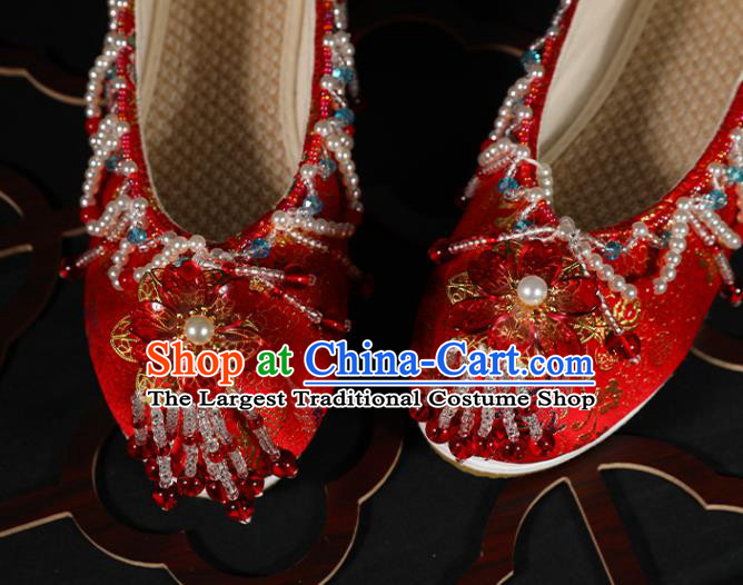 China Ancient Bride Beads Tassel Shoes Traditional Ming Dynasty Hanfu Shoes Handmade Wedding Red Satin Shoes