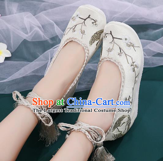 China Traditional Ming Dynasty Hanfu Shoes Ancient Princess Embroidered Shoes National White Satin Shoes