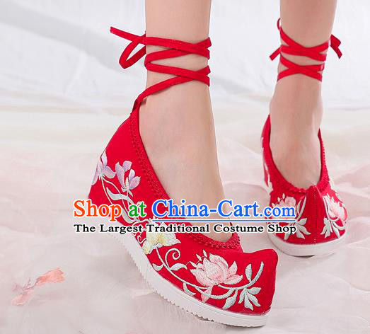 China National Woman Cloth Shoes Traditional Embroidered Red Wedges Shoes