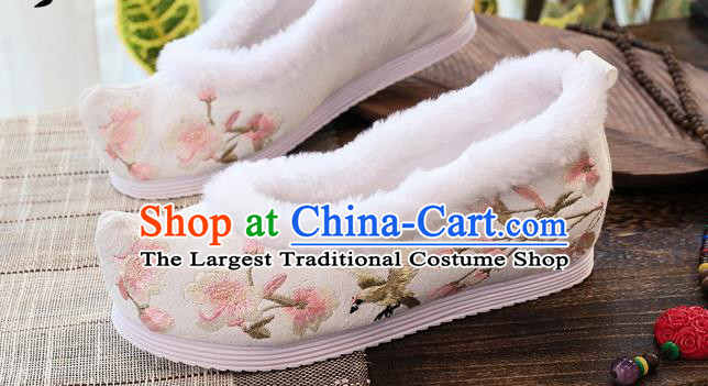 China Traditional Ming Dynasty Hanfu Shoes Embroidered Begonia Shoes National White Cloth Shoes