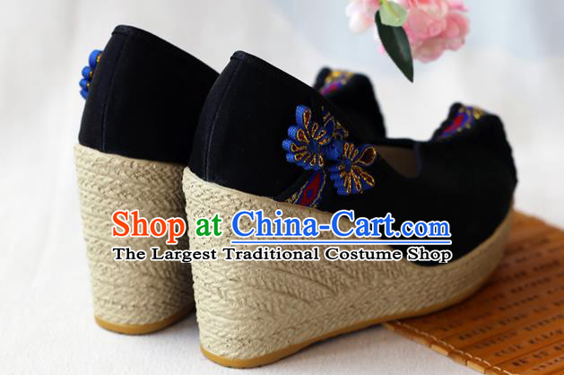 Chinese National Embroidered Black Cloth Shoes Yunnan Ethnic Woman Wedge Heel Shoes