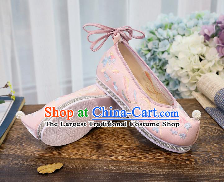 China Embroidered Pink Cloth Shoes Handmade Princess Pearls Shoes Traditional Ming Dynasty Hanfu Shoes