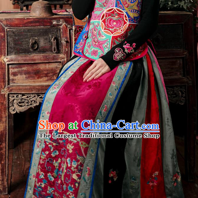 Chinese Traditional Ming Dynasty Embroidered Horse Face Skirt National Woman Tang Suit Costume Bust Skirt