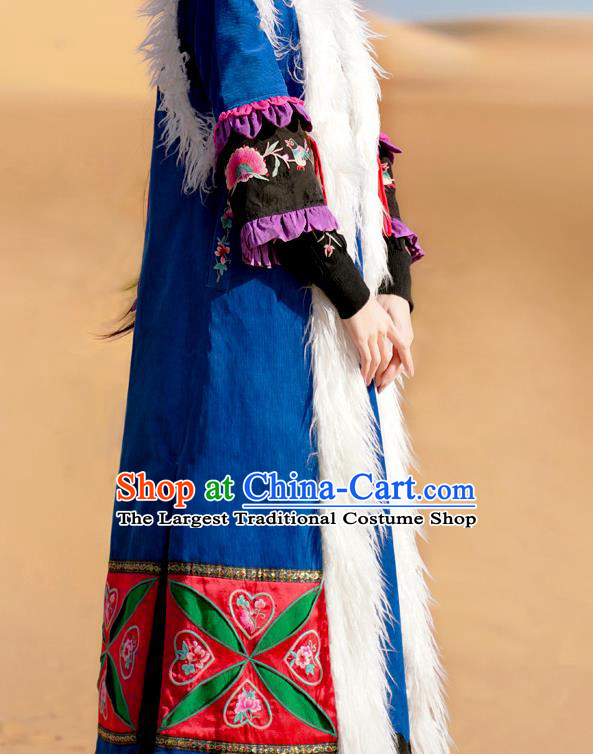 Chinese Traditional Ethnic Woman Outer Garment Costume Tang Suit Embroidered Blue Long Greatcoat
