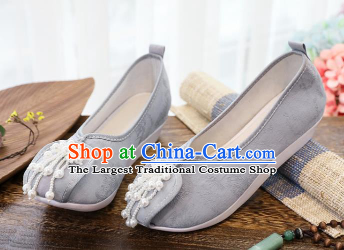 China Traditional Jacquard Grey Cloth Shoes Handmade Folk Dance Shoes National Pearls Tassel Shoes