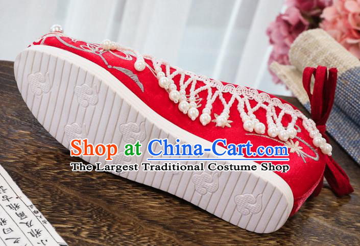 China Traditional Xiuhe Red Cloth Shoes Handmade Pearls Tassel Shoes National Wedding Embroidered Shoes