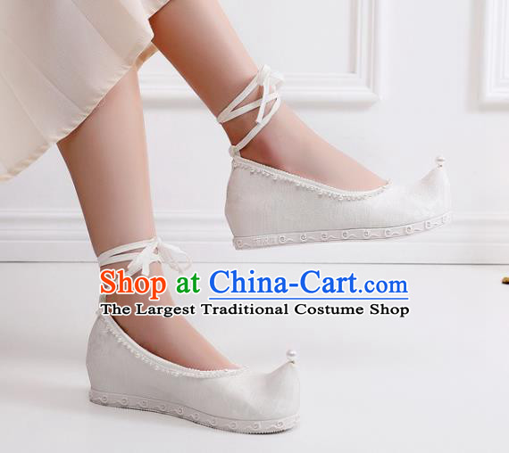 China National White Cloth Shoes Traditional Ming Dynasty Hanfu Shoes Handmade Pearls Bow Shoes