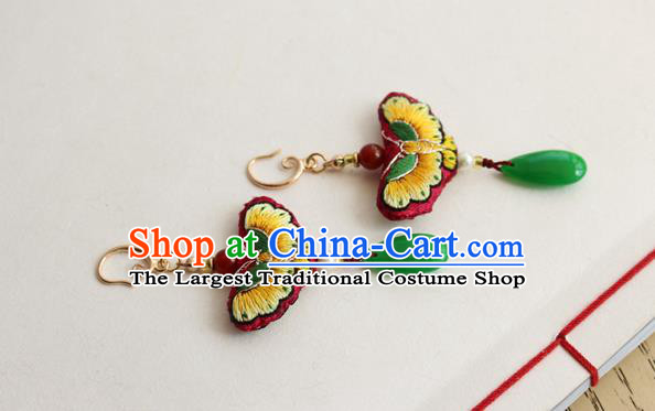 China Classical Cheongsam Embroidered Butterfly Ear Jewelry Handmade National Pearl Jade Earrings