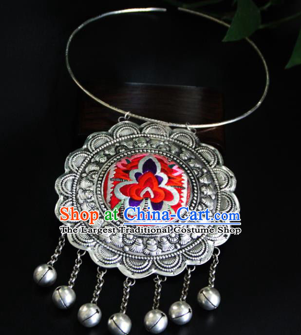 China Handmade Hmong Ethnic Embroidered Necklet Accessories Traditional Miao Minority Stage Performance Silver Necklace