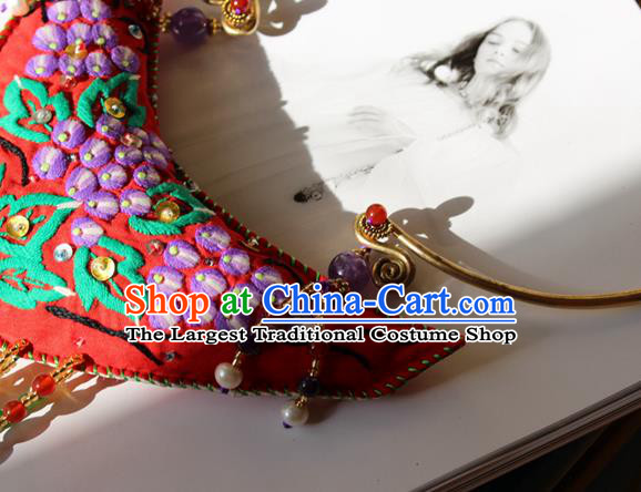 China Handmade Embroidered Red Sachet Necklet Accessories Traditional Cheongsam Tassel Brass Necklace