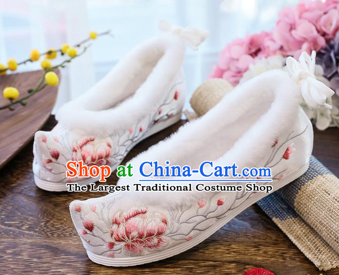 China Ancient Ming Dynasty Princess Shoes National Embroidered Peony Shoes Traditional Winter White Cloth Shoes
