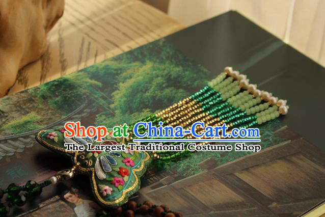 China Handmade Tassel Necklet Traditional Cheongsam Embroidered Green Butterfly Necklace Accessories
