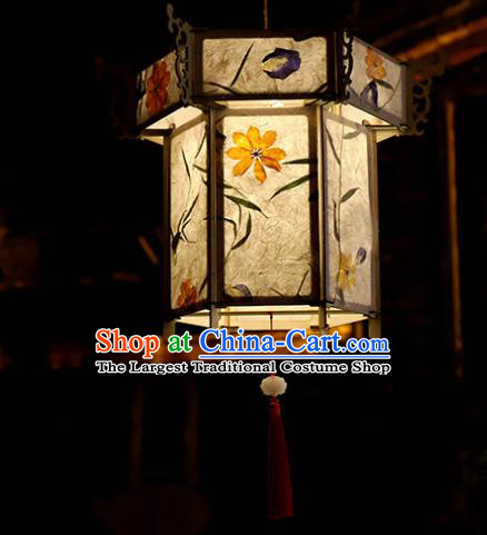 China Handmade New Year Decoration Traditional Parchment Hanging Lamp Spring Festival Hexagon Palace Lantern