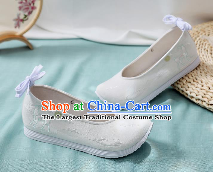 Chinese Traditional Ming Dynasty Hanfu Shoes Handmade Embroidered Beige Shoes Ancient Princess Shoes