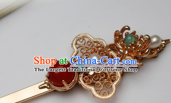 China Ancient Imperial Concubine Agate Hairpin Traditional Ming Dynasty Court Woman Golden Chrysanthemum Hair Stick