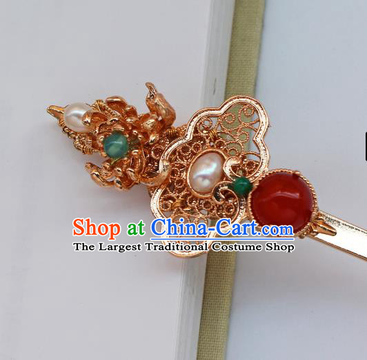 China Ancient Imperial Concubine Agate Hairpin Traditional Ming Dynasty Court Woman Golden Chrysanthemum Hair Stick
