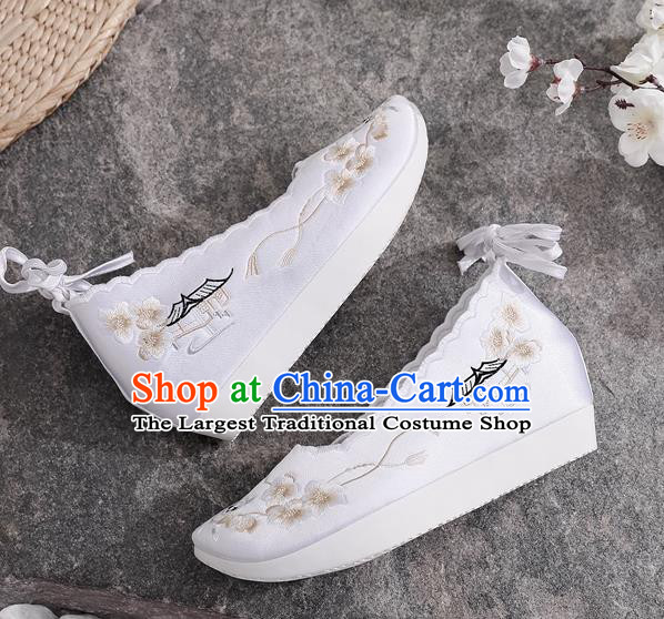 China National Cloth Shoes Traditional Tang Dynasty Princess Shoes Embroidered Plum Blossom Shoes