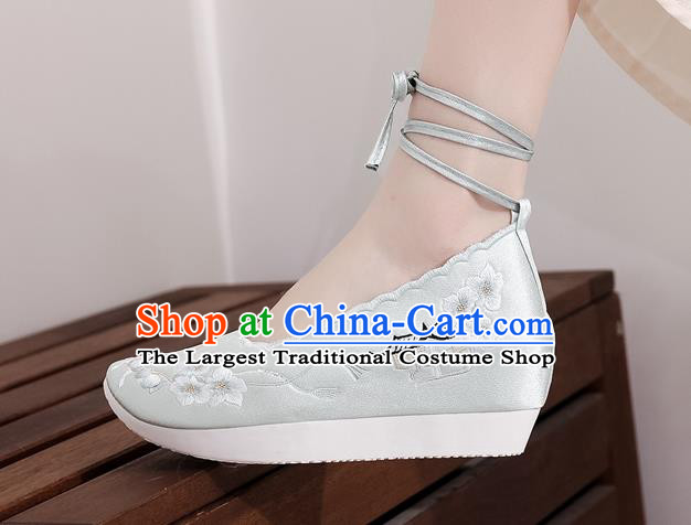 China Embroidered Shoes National Satin Shoes Traditional Tang Dynasty Princess Light Green Shoes