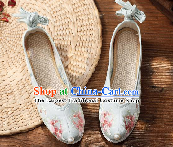 China Handmade Hanfu Bow Shoes Traditional National Woman Cloth Shoes Light Blue Embroidered Lotus Shoes