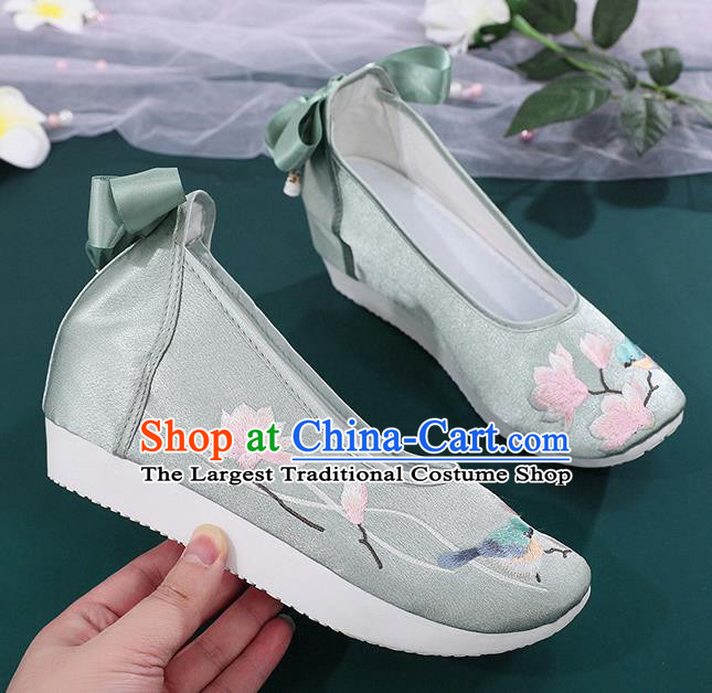 China Traditional Princess Shoes Embroidered Mangnolia Bird Shoes National Light Green Cloth Shoes