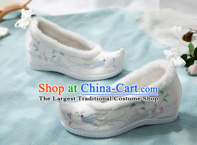 Chinese National Winter Shoes Classical Dance Wedge Heel Shoes Embroidered White Cloth Shoes