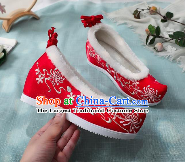 Chinese Classical Wedge Heel Shoes National Woman Winter Shoes Embroidered Chrysanthemum Red Cloth Shoes