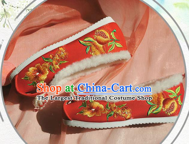 China Traditional Wedding Bride Shoes Handmade Ming Dynasty Hanfu Shoes Ancient Princess Red Embroidered Shoes