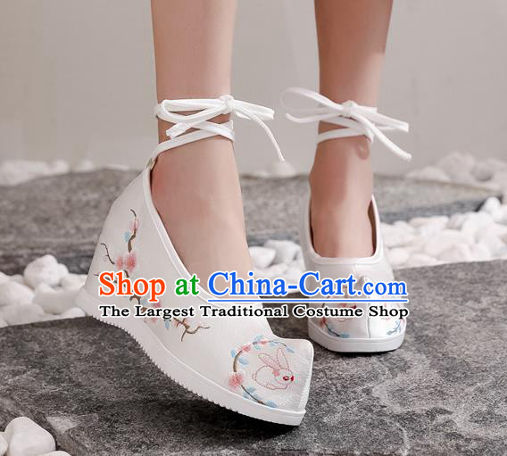 Chinese Embroidered White Cloth Shoes National Woman Shoes Traditional Hanfu Wedge Heel Shoes