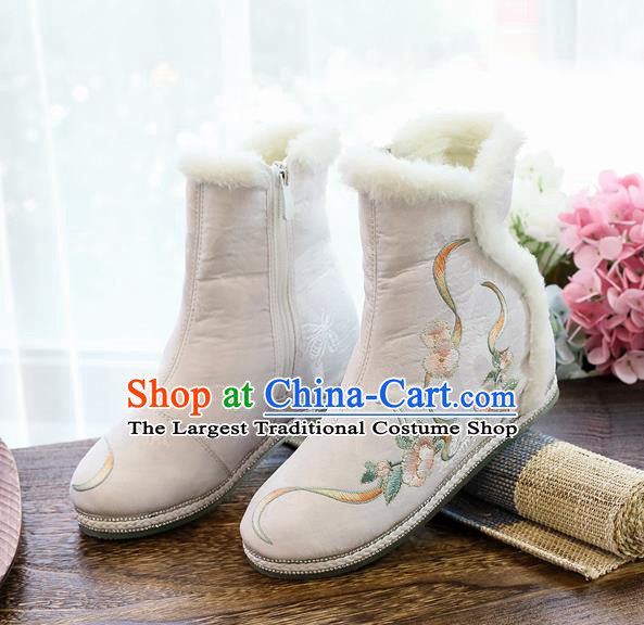 Chinese Embroidered Beige Cloth Boots National Winter Boots Traditional Ancient Swordswoman Shoes