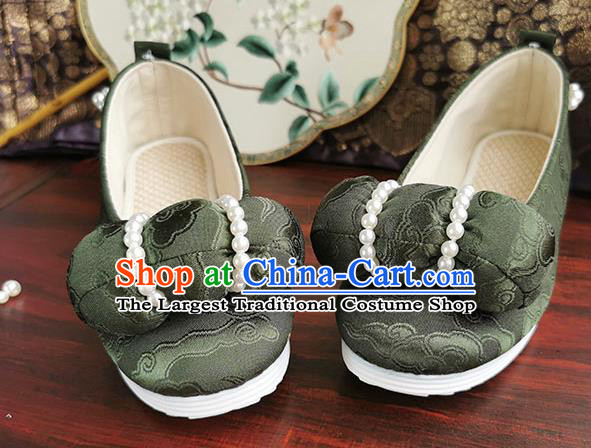 China Handmade Olive Green Cloth Shoes Traditional Hanfu Pearls Shoes Ancient Jin Dynasty Princess Shoes