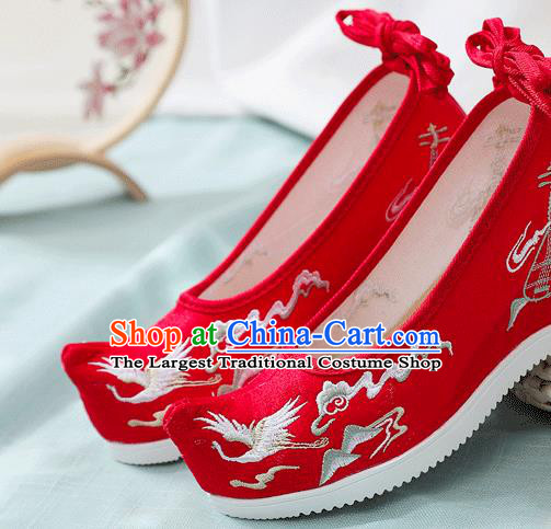 China Red Embroidered Cloud Crane Shoes Traditional Wedding Bride Shoes Handmade Wedge Shoes