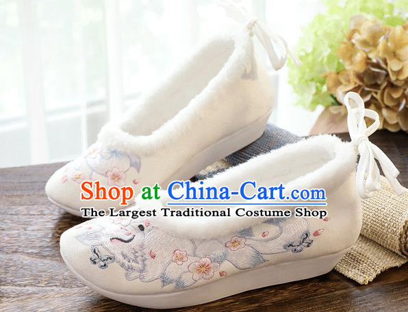China National Woman Winter White Cloth Shoes Embroidered Nine Tail Fox Shoes Traditional Folk Dance Shoes