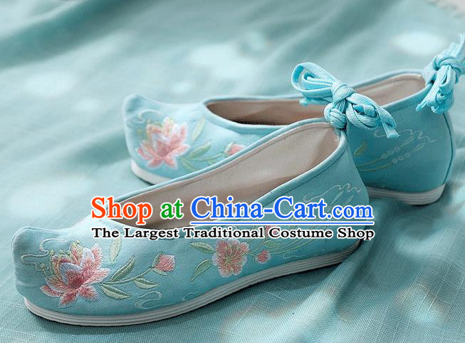 China Traditional Bow Shoes Folk Dance Blue Cloth Shoes Embroidered Peach Blossom Shoes