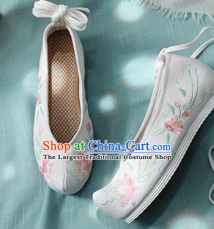 China Folk Dance White Cloth Shoes Embroidered Peach Blossom Shoes Traditional Hanfu Bow Shoes