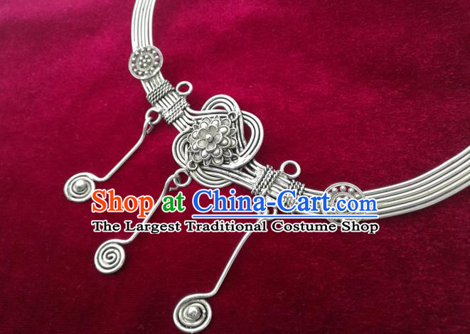Chinese Handmade Silver Tassel Necklet Hmong Ethnic Stage Performance Jewelry Accessories