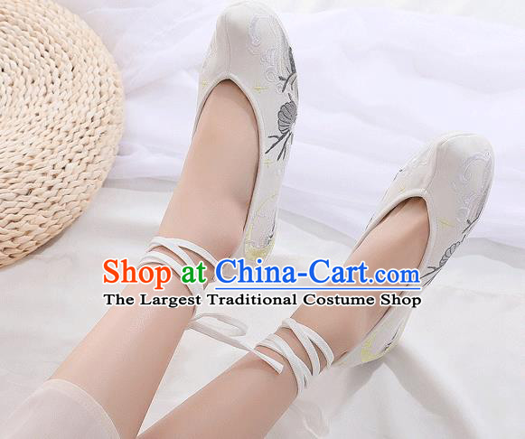 China Classical Embroidered Shoes Traditional Hanfu Bow Shoes Ancient Princess White Cloth Shoes