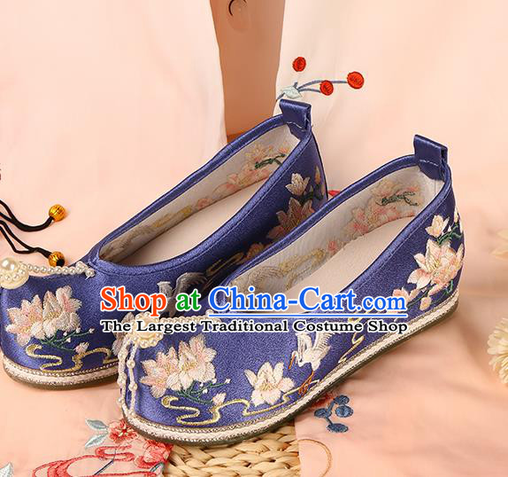 Chinese Traditional Pearls Toe Hanfu Shoes Ancient Ming Dynasty Princess Shoes Embroidered Blue Satin Shoes