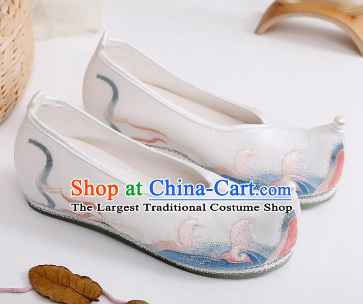 China Embroidered White Satin Shoes Traditional Hanfu Shoes Ancient Ming Dynasty Princess Shoes