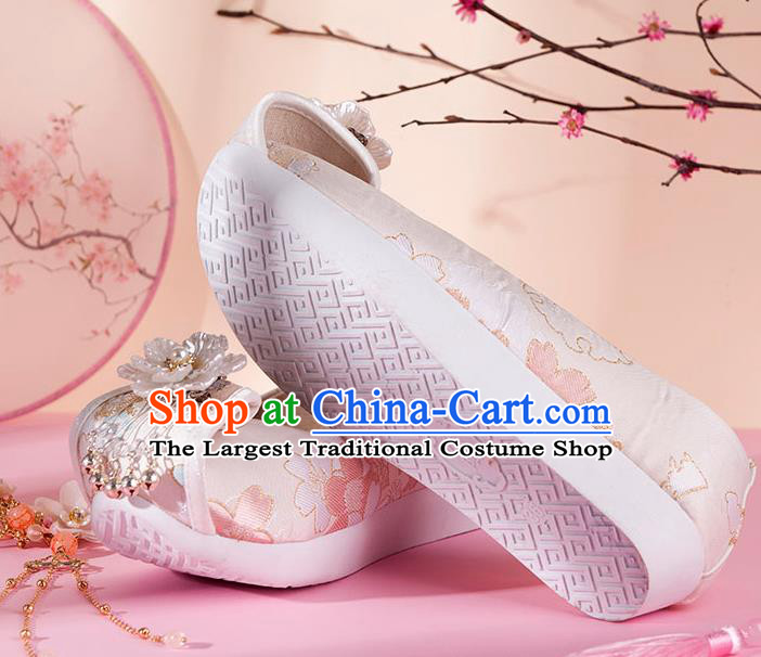 China Traditional Ming Dynasty Princess Shoes Ancient Hanfu Shoes Handmade Beige Brocade Shoes
