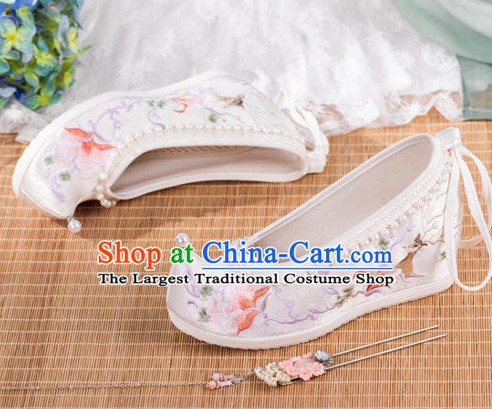 Chinese National Embroidered White Cloth Shoes Traditional Pearls Hanfu Shoes Classical Wedge Heel Shoes