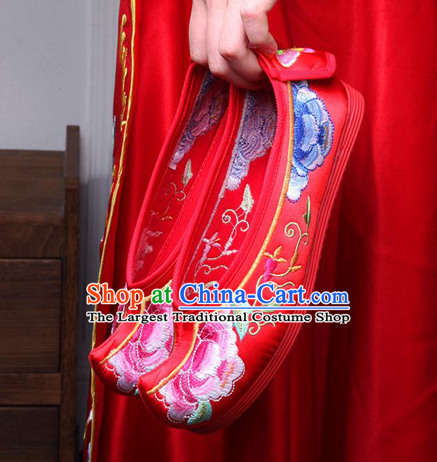 Chinese Traditional Wedding Bride Shoes National Red Cloth Shoes Classical Embroidered Peony Shoes