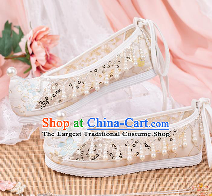 China Ancient Hanfu Shoes Handmade Beige Brocade Shoes Traditional Tang Dynasty Princess Pearls Tassel Shoes