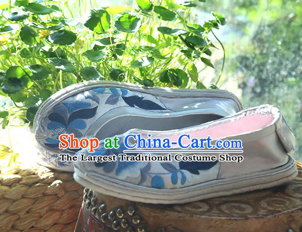 Chinese Traditional Ethnic Dance Shoes Yi Nationality Shoes Handmade Embroidered White Satin Shoes
