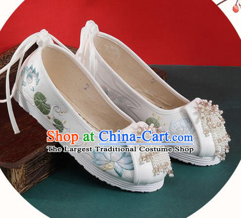 Chinese Classical Dance White Cloth Shoes National Embroidered Lotus Shoes Traditional Beads Tassel Shoes