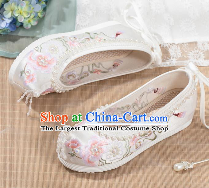 China Ancient Princess Shoes Handmade White Cloth Hanfu Shoes Traditional Ming Dynasty Pearls Shoes
