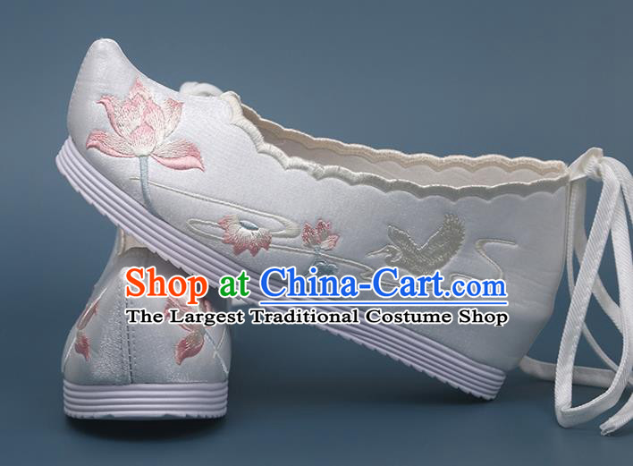 Chinese National Embroidery Lotus Satin Shoes Traditional Hanfu Shoes Classical Dance Shoes