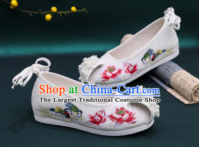 Chinese Classical Pearls Shoes Footwear Embroidery Lotus Shoes Traditional Woman Cloth Shoes