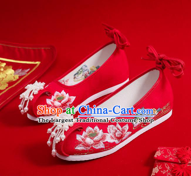Chinese Traditional Woman Wedding Red Cloth Shoes Classical Pearls Shoes Footwear Embroidery Lotus Shoes