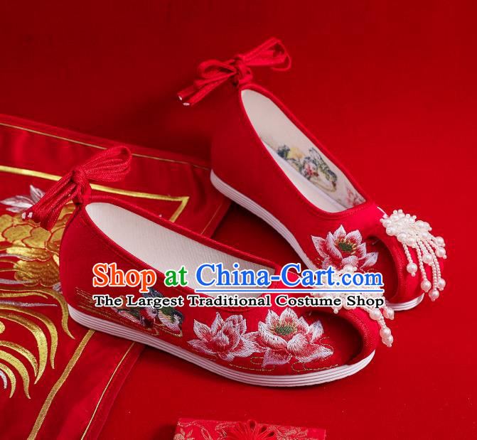Chinese Traditional Woman Wedding Red Cloth Shoes Classical Pearls Shoes Footwear Embroidery Lotus Shoes