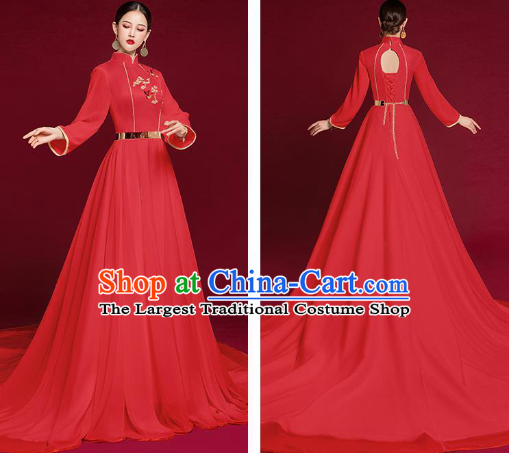 China Trailing Red Veil Full Dress Catwalks Embroidered Dress Garment Compere Cheongsam Stage Show Bride Clothing
